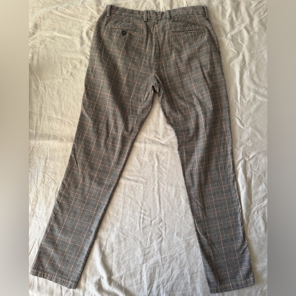 ✨ Old Navy Ultimate Slim Plaid Pants ✨ - Picture 3 of 9